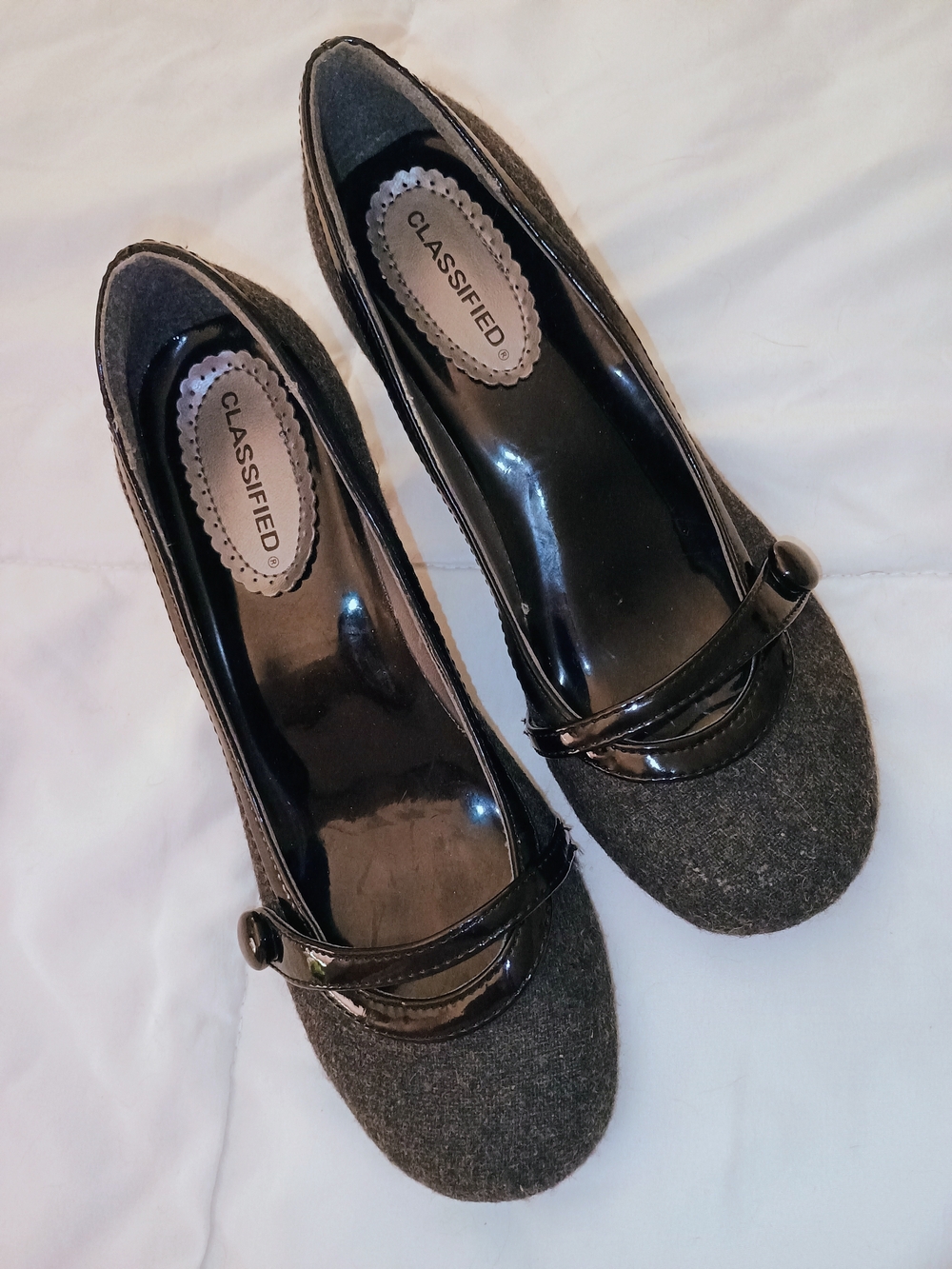 PRICE FIRM NWOT Classified Gray Wool Mary Jane Pumps